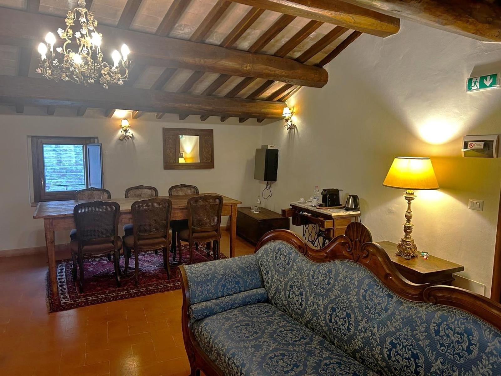 Borgo Petroro Todi Exterior foto